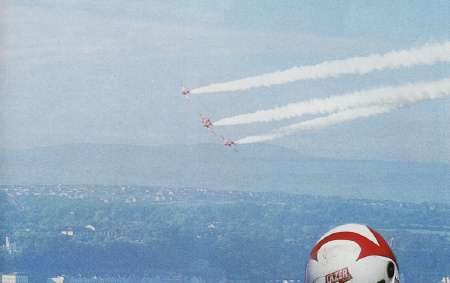 [Red Arrows]